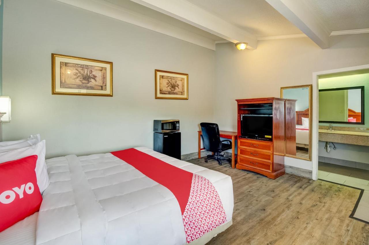Oyo Hotel Lake Charles La I-10 Esterno foto