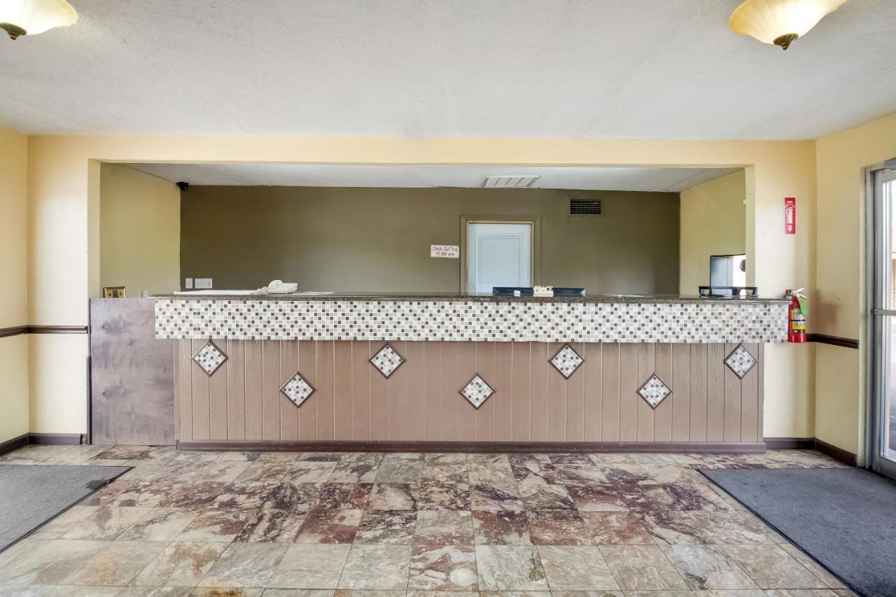 Oyo Hotel Lake Charles La I-10 Esterno foto